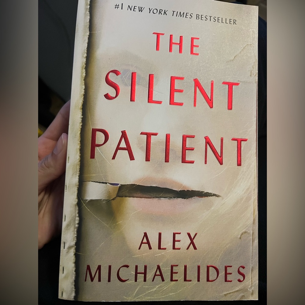 The silent patient by Alex mochaelides